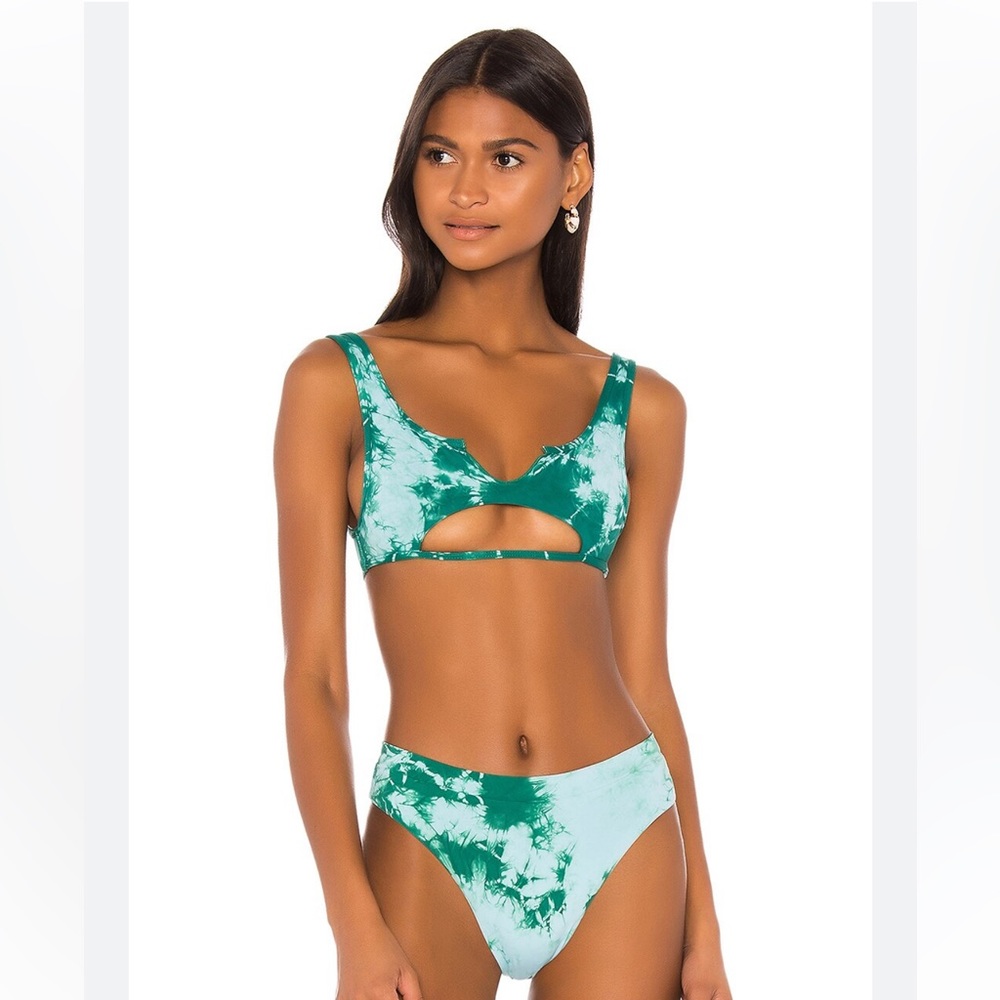 Frankie’s Bikinis briar top & geo bottoms